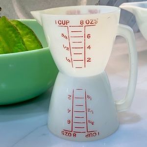 Vintage Classic Tupperware Double Measuring Cup